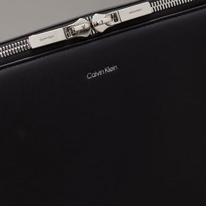 Ck Sleek Folio Black / OS