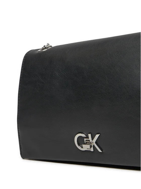 Ck Medium Conv Chain Bag Pvh Black / OS