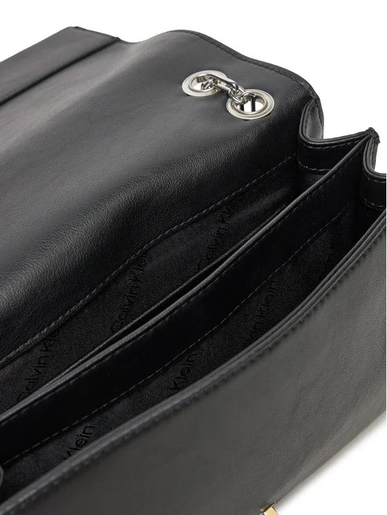Ck Medium Conv Chain Bag Pvh Black / OS
