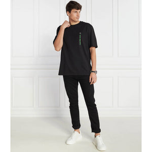 Vertical Institution/ Beh/ M Ck Black / M