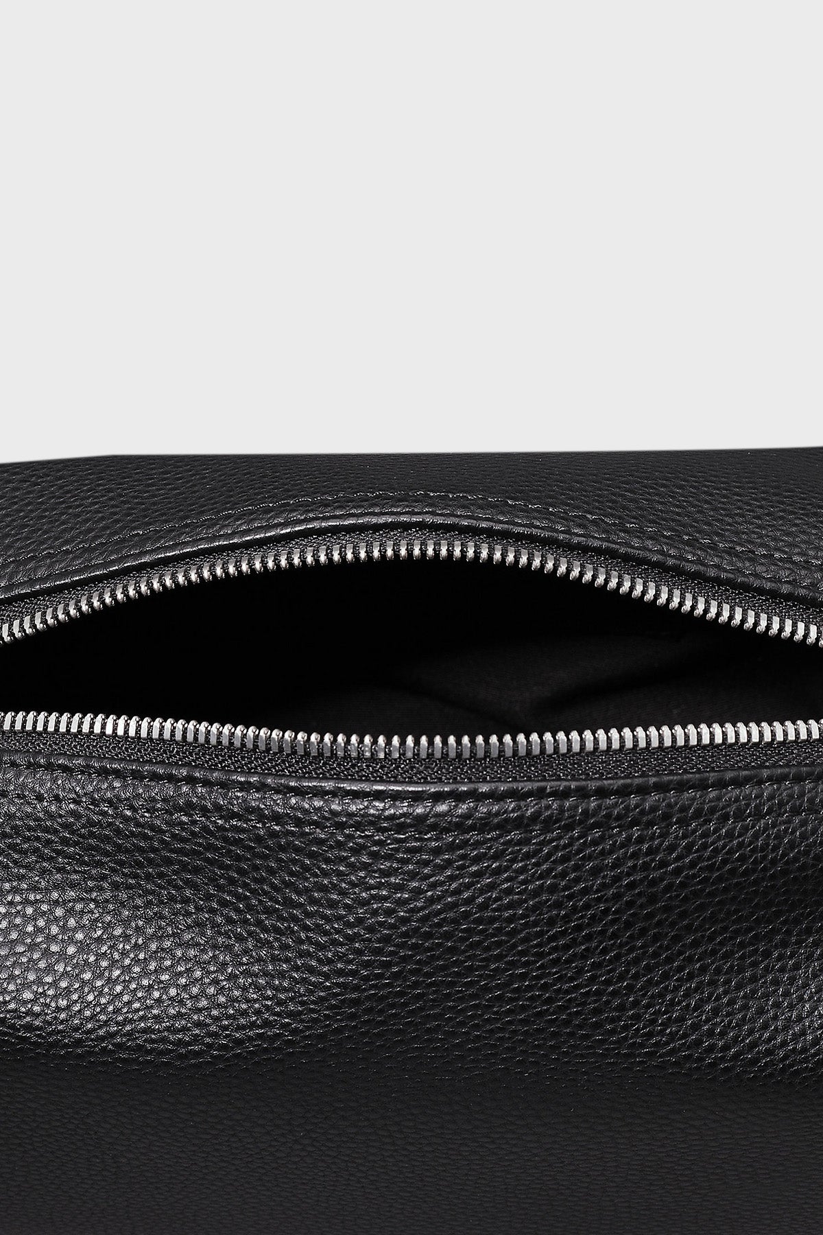 Logo Emboss Dopp Kit Black / OS