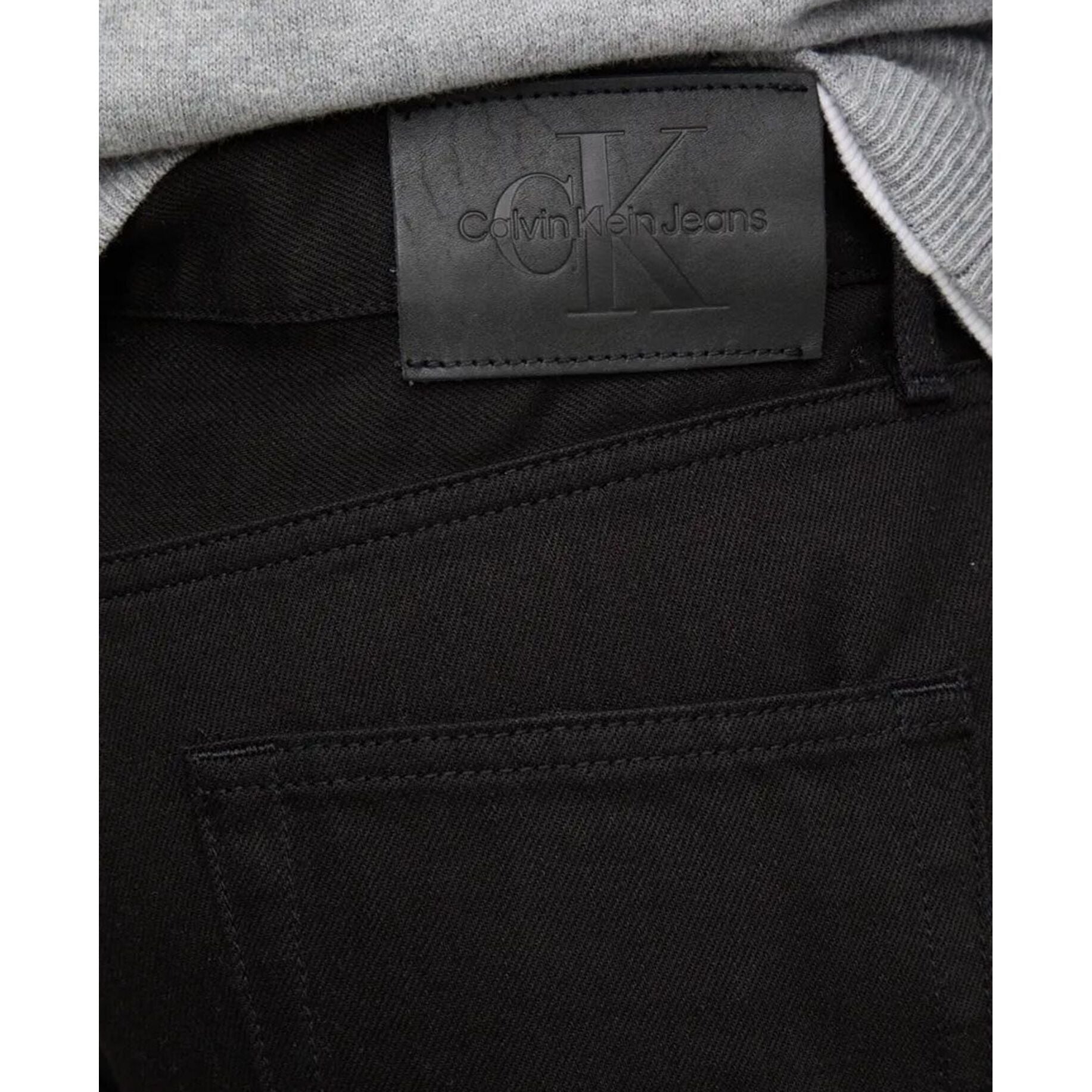 Standard Straight Denim Black / 3230