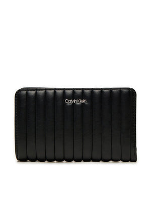 Mini Line Quilt Medium Bifold Pvh Black / OS