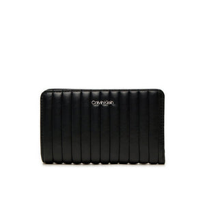 Mini Line Quilt Medium Bifold Pvh Black / OS