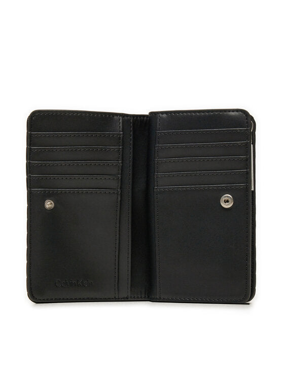Mini Line Quilt Medium Bifold Pvh Black / OS