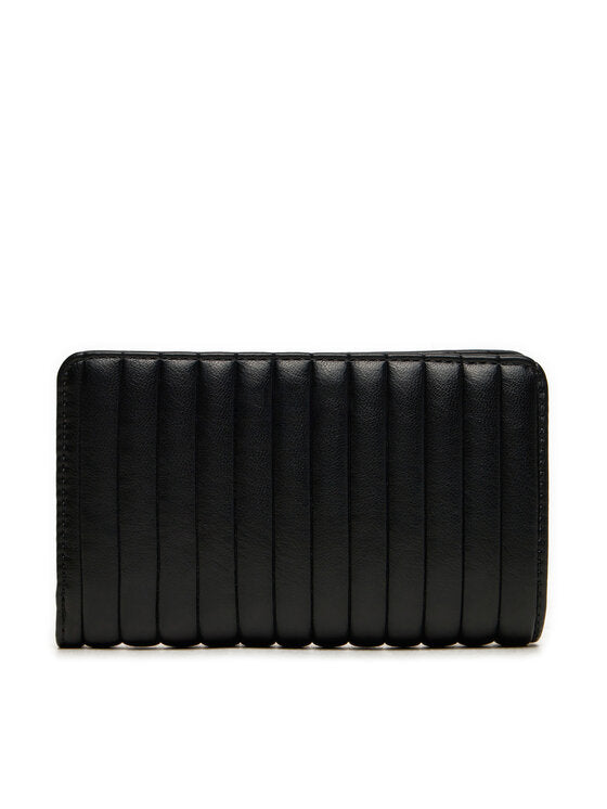 Mini Line Quilt Medium Bifold Pvh Black / OS