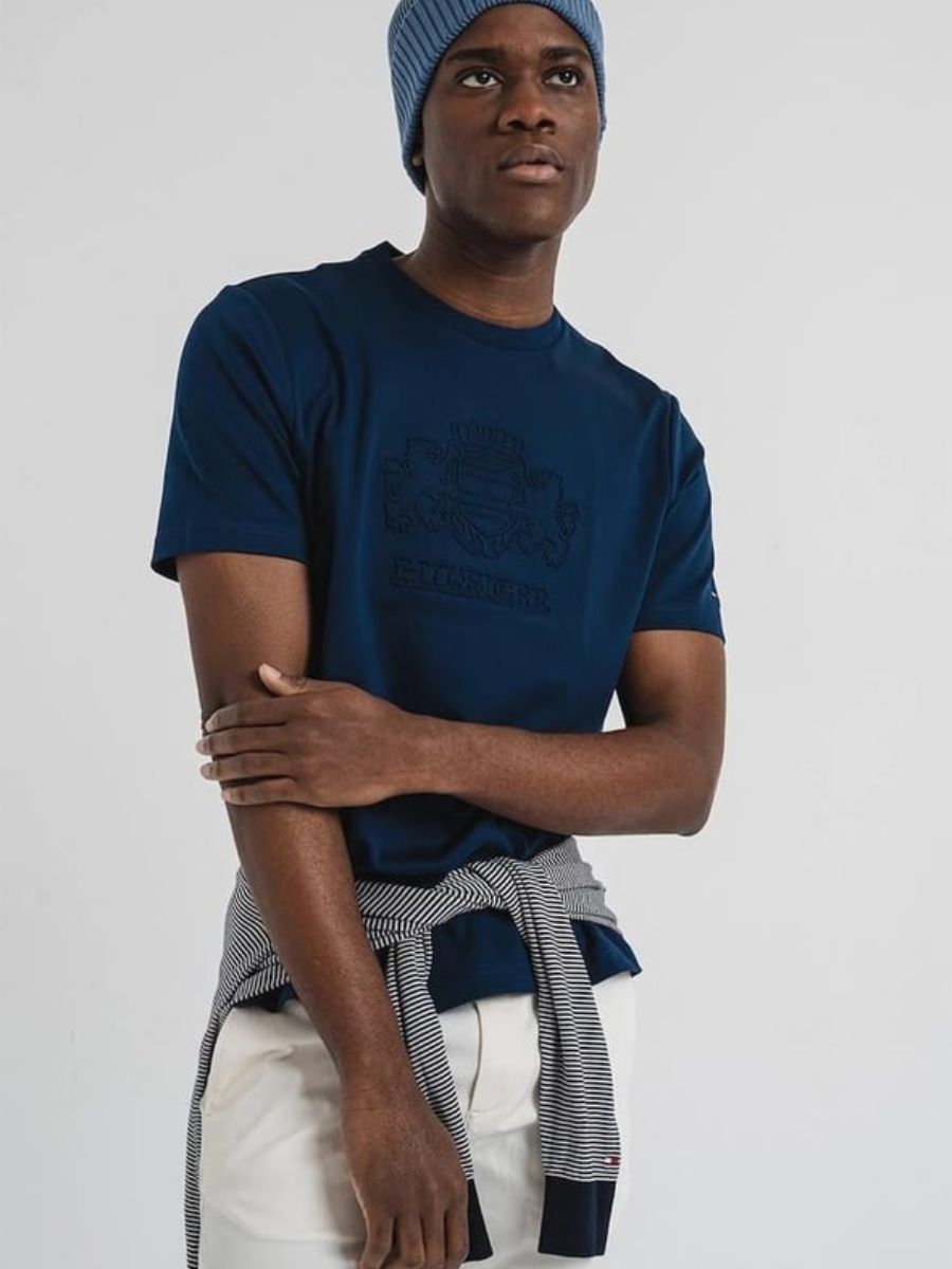 Embossed Hilfiger Crest Tee Night Sky / L