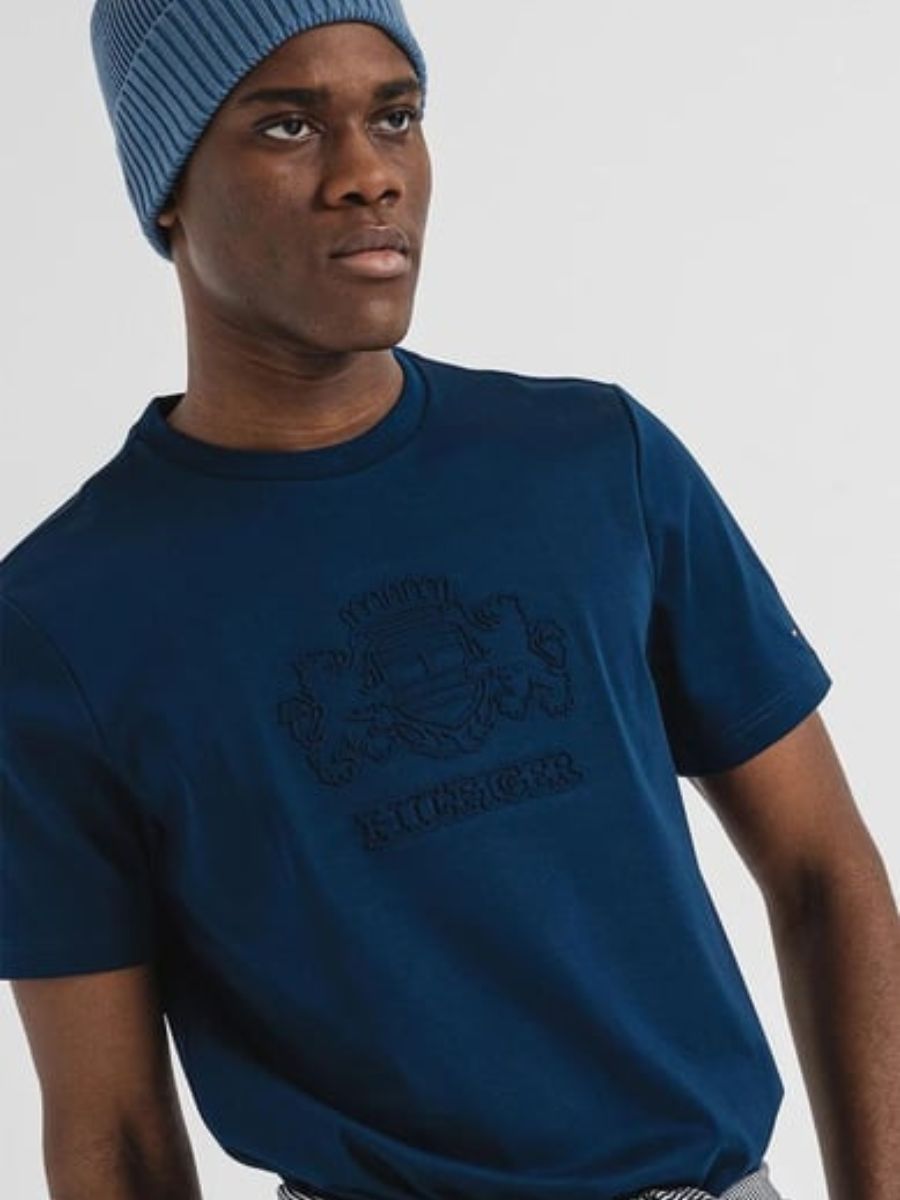Embossed Hilfiger Crest Tee Night Sky / L