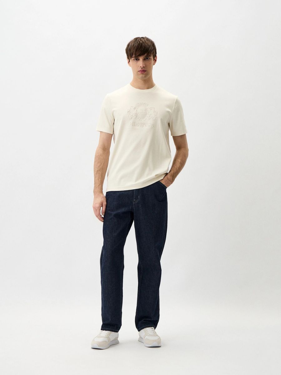Debossed Hilfiger Crest Tee Ivory Petal / L