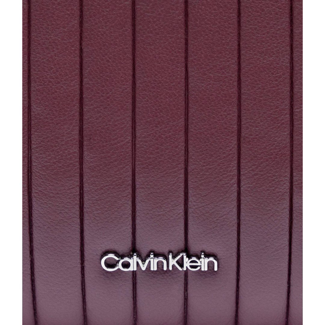 Mini Line Quilt Camera Bag Vineyard Wine / OS