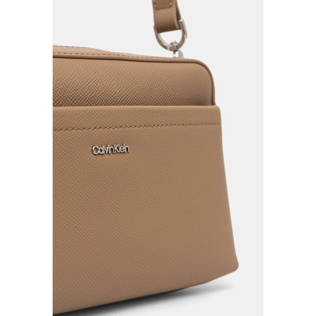 Ck Must Conv Camera Bag_Caviar Amphora / OS