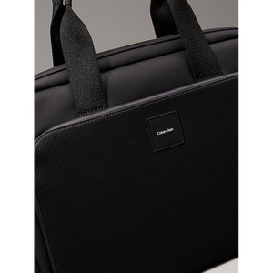 Ck Essential Laptop Bag Rub Black Rubberized / OS