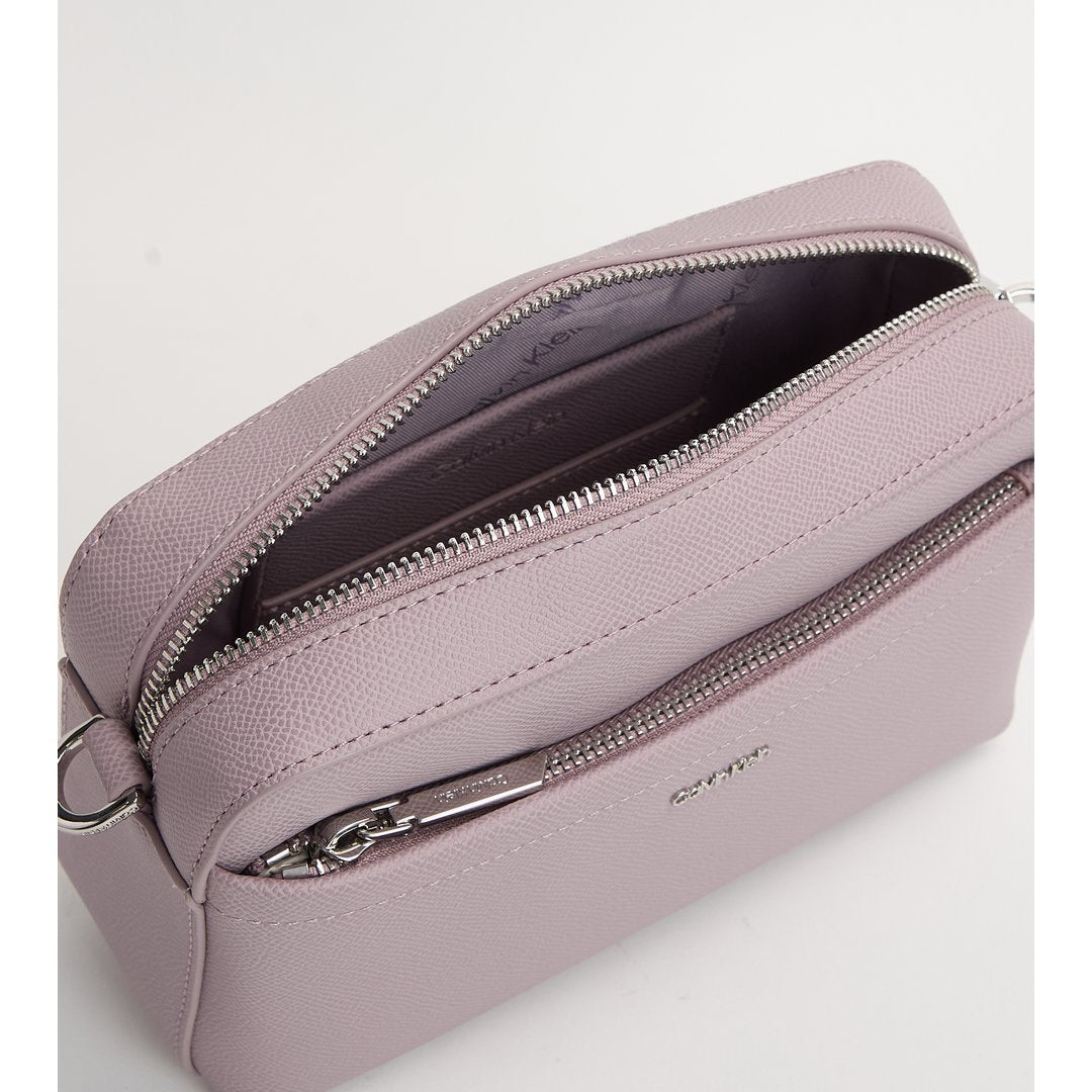 Ck Must Conv Camera Bag_Caviar Sea Fog / OS